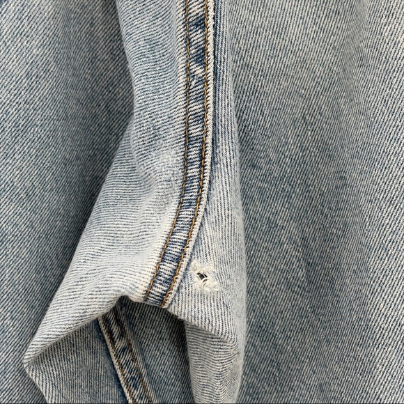 Vintage 90s Levi's 560 Jeans Baggy Fit Light Wash Blue 100% Cotton | 34" x 36" - Picture 14 of 14